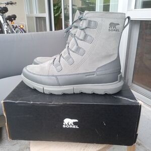 Sorel Gray Unisex Snow Boots { fits Men size 9.5/10 /estimate Woman size 10/11 }